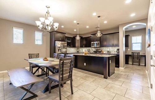Cooley Station North House | Four Bedroom Three King Beds