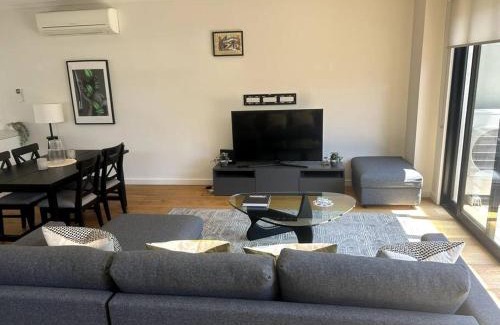 Port Melbourne Apartment | Four-Bedroom Town House in Port Melbourne