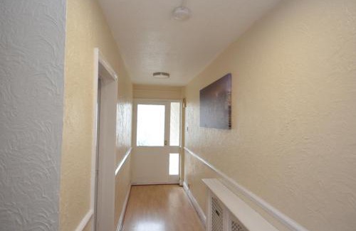 Custom House House | Four Bedroom Townhouse 12 Minutes Walk to Excel Exhibition Centre
