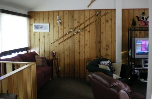 Snow Pine Estates House | Four Bedrooms Plus Den in Snow Pine Estates