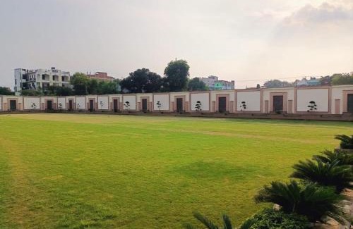 Varanasi Hotel | Four Leaf Hotel - AKOSHA