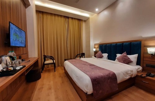 Kasganj Hotel | Four Leaf Hotel