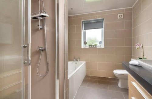 Carlisle House | Four Oaks Cottage