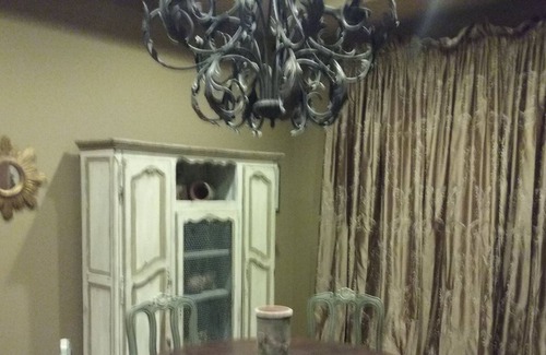 Covington House | Four Oaks, minutes to charming downtown Covington in secluded cul-de-sac.