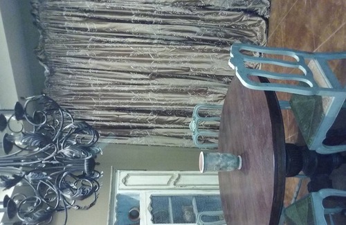 Covington House | Four Oaks, minutes to charming downtown Covington in secluded cul-de-sac.