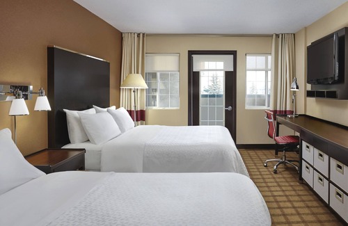 Northwest Calgary Hotel | Four Points by Sheraton Hotel & Suites Calgary West