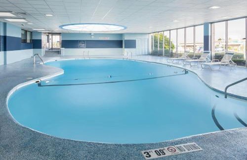 Milwaukee Hotel | Four Points by Sheraton Milwaukee Airport