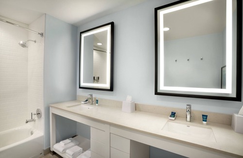 Ludlam Hotel | Four Points by Sheraton Miami Airport