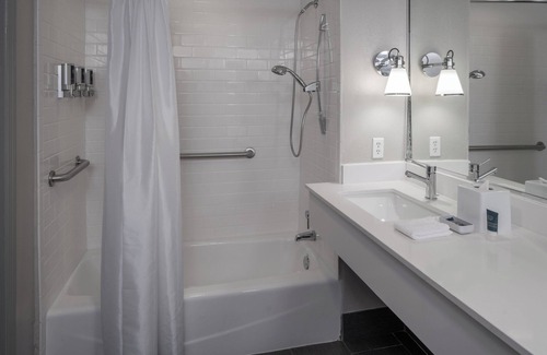Florida Center Hotel | Four Points by Sheraton Orlando International Drive