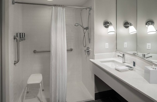 Florida Center Hotel | Four Points by Sheraton Orlando International Drive