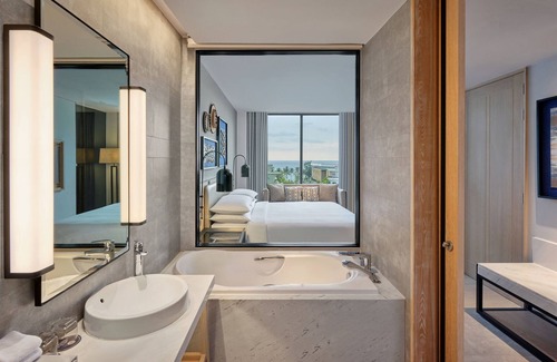 Patong Hotel | Four Points by Sheraton Phuket Patong Beach Resort