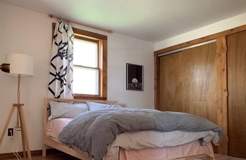 Londonderry House | Four Season Charming Chalet close to everything