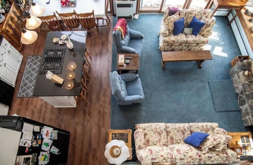 Ludlow House | Four Season Ski, Lake & Golf Home on Beautiful Lake Rescue in Ludlow