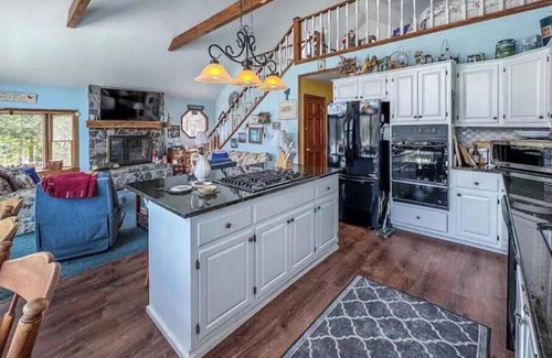 Ludlow House | Four Season Ski, Lake & Golf Home on Beautiful Lake Rescue in Ludlow