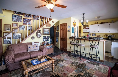 Ludlow House | Four Season Ski, Lake & Golf Chalet on Beautiful Lake Rescue in Ludlow