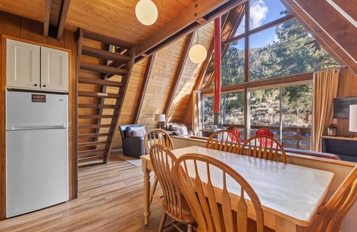 June Lake Cabin | Four Seasons Cabin 4