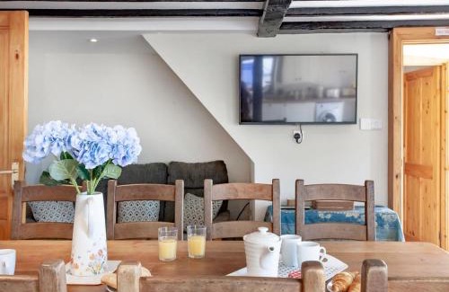 Torrington House | Four Seasons Cottage