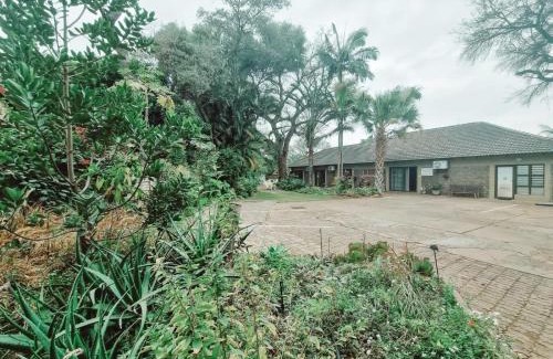 Lephalale House | Four Seasons Guesthouse - Hardekool 7