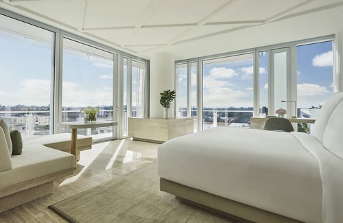 Surfside Hotel | Four Seasons Hotel at The Surf Club
