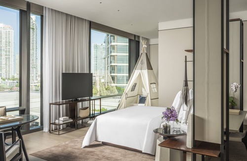 Yan Nawa Hotel | Four Seasons Hotel Bangkok at Chao Phraya River
