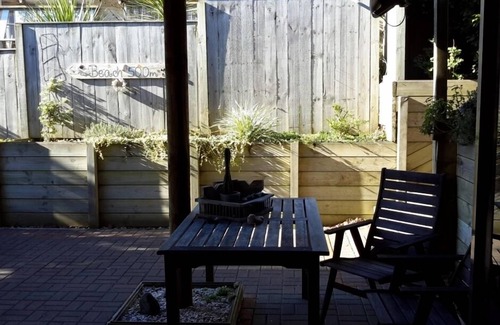 Oneroa Apartment | Four Seasons in one Day