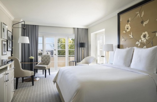 Beverly Grove Hotel | Four Seasons Los Angeles at Beverly Hills