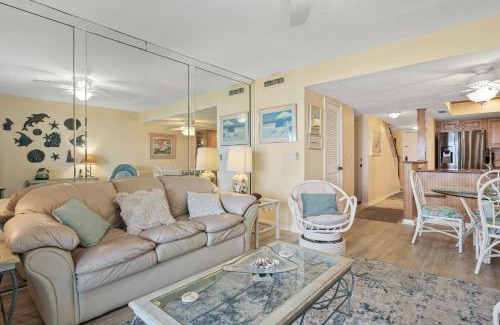 Crescent Beach Apartment | Four Winds I-9T