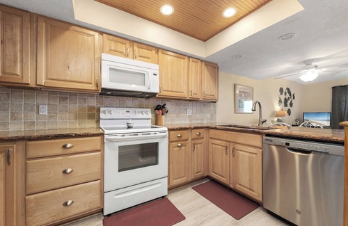 Crescent Beach Condo | Four Winds