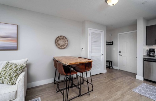 Tuscaloosa Apartment | Fourth & River | Top-Floor condo with River Views + 3 King Suites