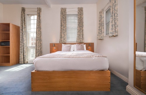 Custom House Hotel | Fox Connaught