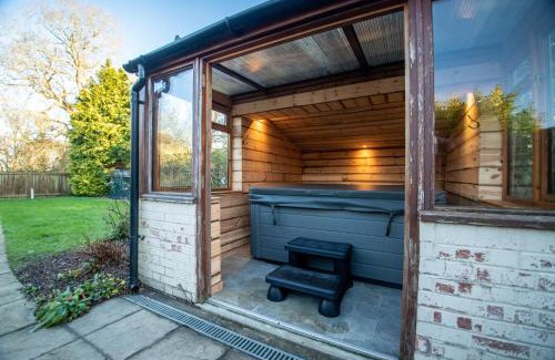 Aldborough House | Fox Cottage