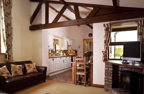 Woodmansey Cottage | Fox Cottage Sleeps 4 (2 Bedrooms),