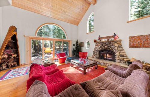 Truckee House | Fox Crossing at Tahoe Donner by Tahoe Getaways - 3BR Vacation Rental w Forested Views & HOA Amenities!