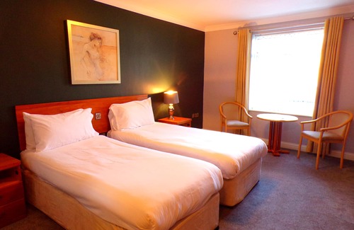 Brent Knoll House | Fox & Goose Inn