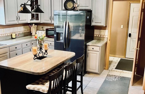 Lexington Other | Fox Haven Sleeps 10 Near Mid-Ohio Raceway, OSR and Snow Trails Ski Resort.