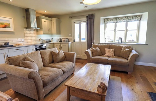 Thornthwaite Cottage | FOX HOWE, pet friendly, with open fire in Thornthwaite