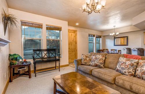Kimball Junction Apartment | Fox Point Paradise