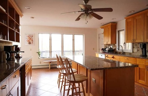West Kill House | Fox & Quail: views, pond, hot tub, hike, ski, swim