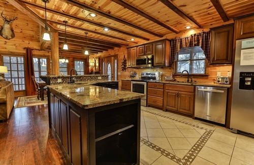 Ellijay Cabin | Fox Run Ridge | Ellijay, GA