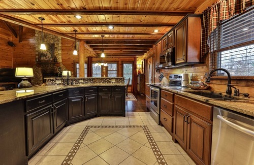 Ellijay Cabin | Fox Run Ridge | Ellijay, GA