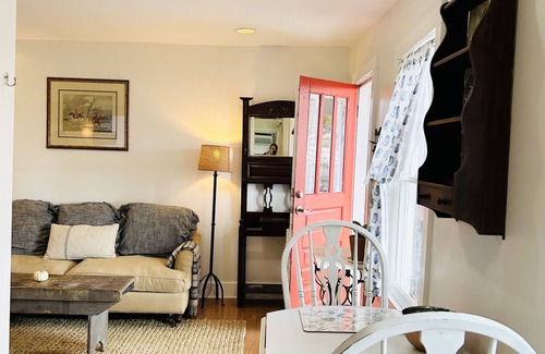 Franklin House | Fox's Den at Harlinsdale Park ~ Downtown Franklin. Pet Friendly! LOCATION!nnnn