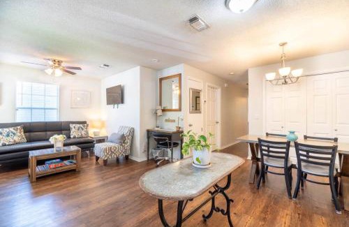 Downtown House | Foxden, Walk to Downtown Festivals and Events!