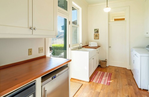 Los Olivos House | Foxen Canyon Retreat - Pickelball and Wine Country
