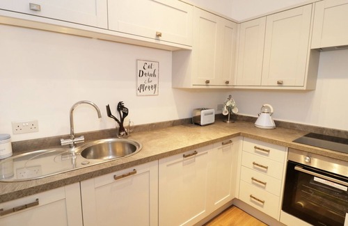 Thornton-Cleveleys Cottage | FOXES DEN, pet friendly, with a garden in Thornton, Lancashire
