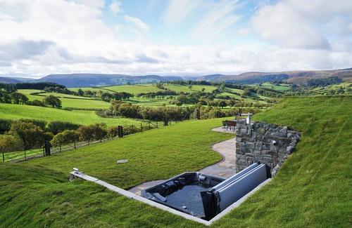 Rhayader Cottage | FOXES VIEW, pet friendly, character holiday cottage in Rhayader