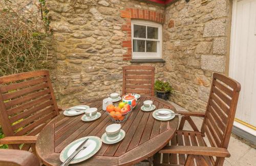 Mabe House | Foxglove Cottage at Gadles Farm