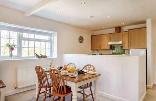 Whitstone House | Foxglove Cottage - Bennetts Court