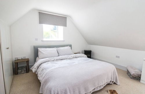 Whitland Cottage | FOXGLOVE COTTAGE, pet friendly, country holiday cottage in Whitland