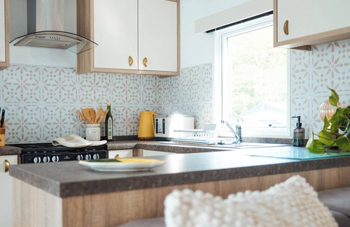 Llanarth Cottage | FOXGLOVE LODGE, pet friendly, with a garden in New Quay