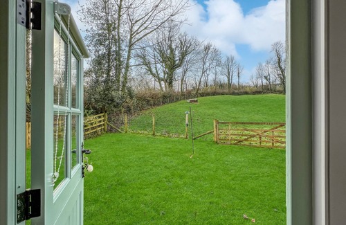 Dulverton Apartment | Foxgloves Shepherd's Hut, Brompton Regis